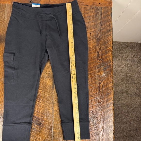 Columbia Performance Fit Capri Pants Black Size Large NWT Activewear - Picture 12 of 12